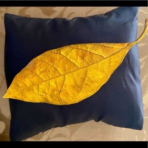 Gold plated leaf pin with so realistic details